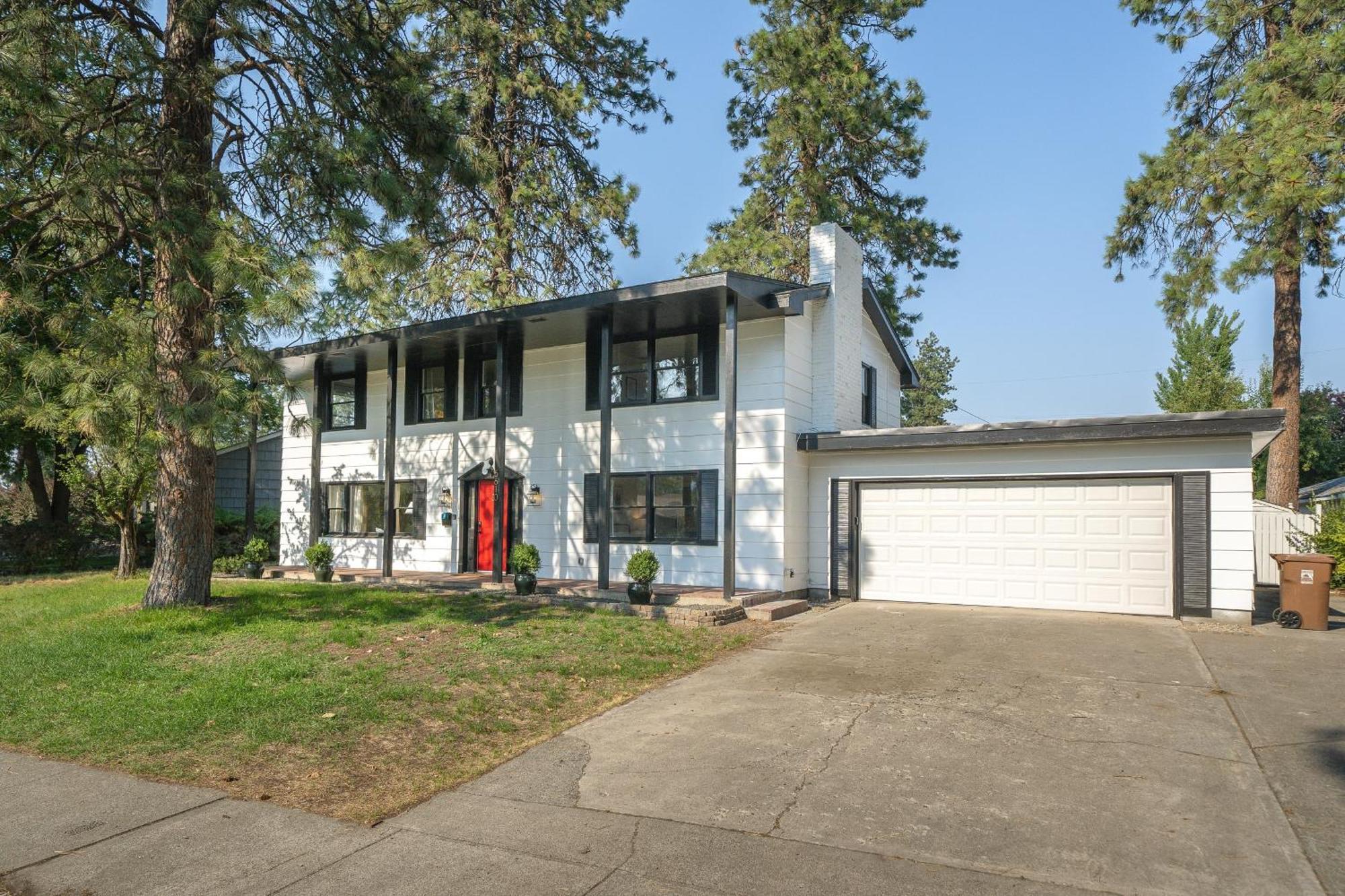 Beautiful 3 Story Villa With Room For 17 People - Outdoor Pool And Indoor Sauna Spokane Exterior photo